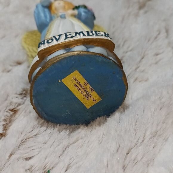 1995 Chadwick Miller November angel figurine. Collectable - Picture 5 of 8